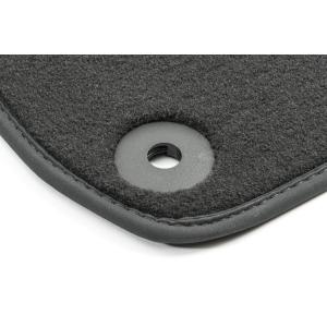 mopar-5NT41TX7AA-carpet-clip-upper-mat-carpet-jeep-wrangler-unlimited-jl-jlu-installed-zoom.jpg