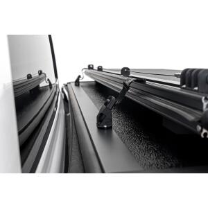 19-23-ram-hard-low-pro-cover10_1_1